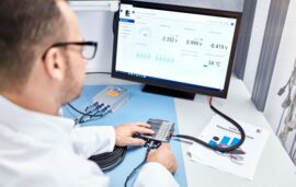 Entwickler beim Test eines CVM-Stacks