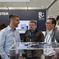 Besucher am SMART-Stand